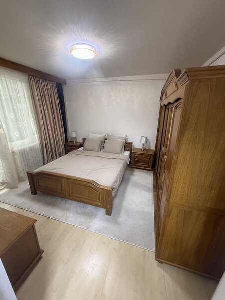 Berceni, de vanzare 3 camere decomandat, mobilat, utilat.