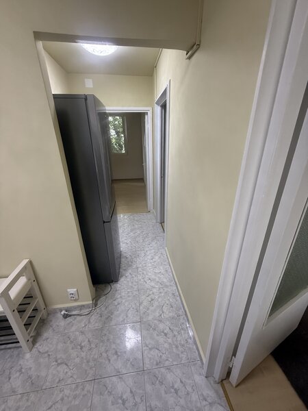 Berceni, de vanzare 3 camere decomandat, mobilat, utilat.
